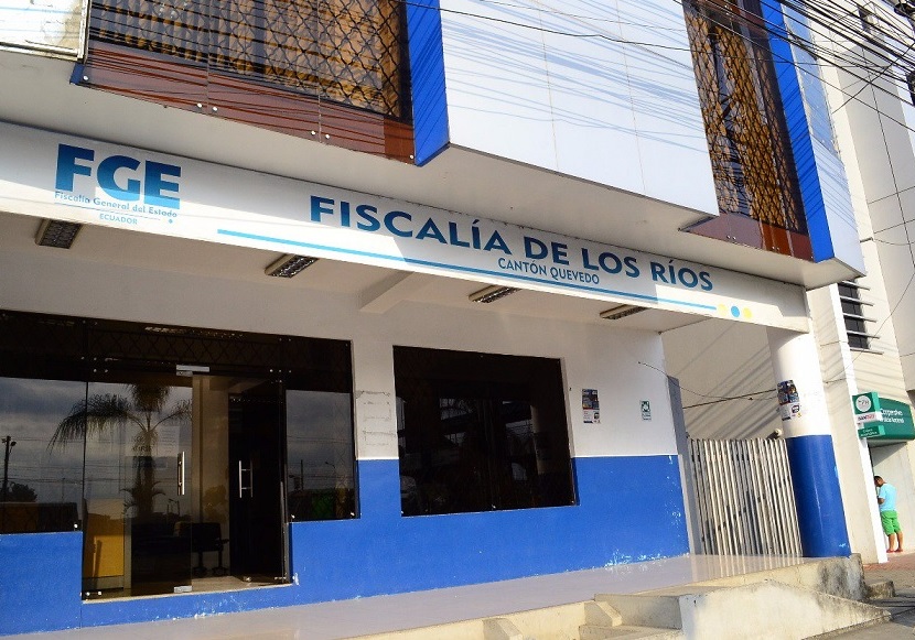 Una funcionaria de la Fiscalía de Quevedo terminó secuestrada por parte de varios delincuente fuertemente armados.