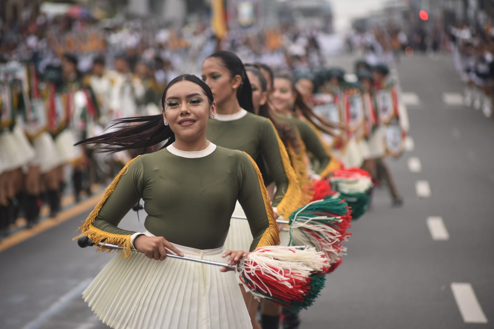 Con desfile y sesión solemne se recuerdan 17 años de provincialización de Santo Domingo de los Tsáchilas