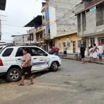 Un patrullero de la Policía y una furgoneta con estudiantes chocaron en Santa Rosa