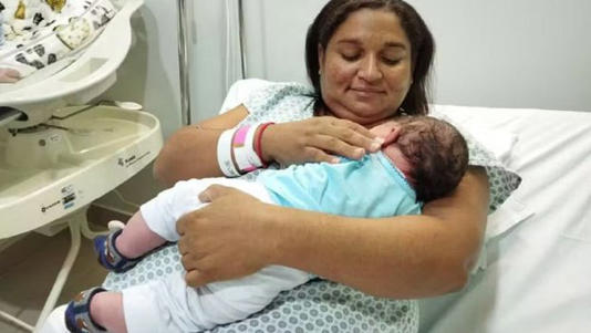 Nació un bebé 'gigante' en Brasil, pesó más de diez libras
