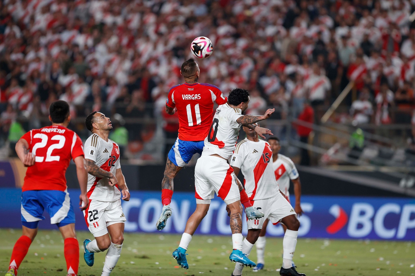 Perú y Chile cerraron la fecha once Eliminatorias Sudamericanas con empate