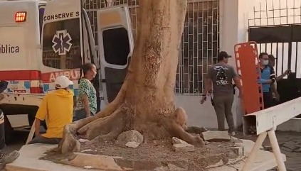 Un trabajador murió al caerse de un andamio