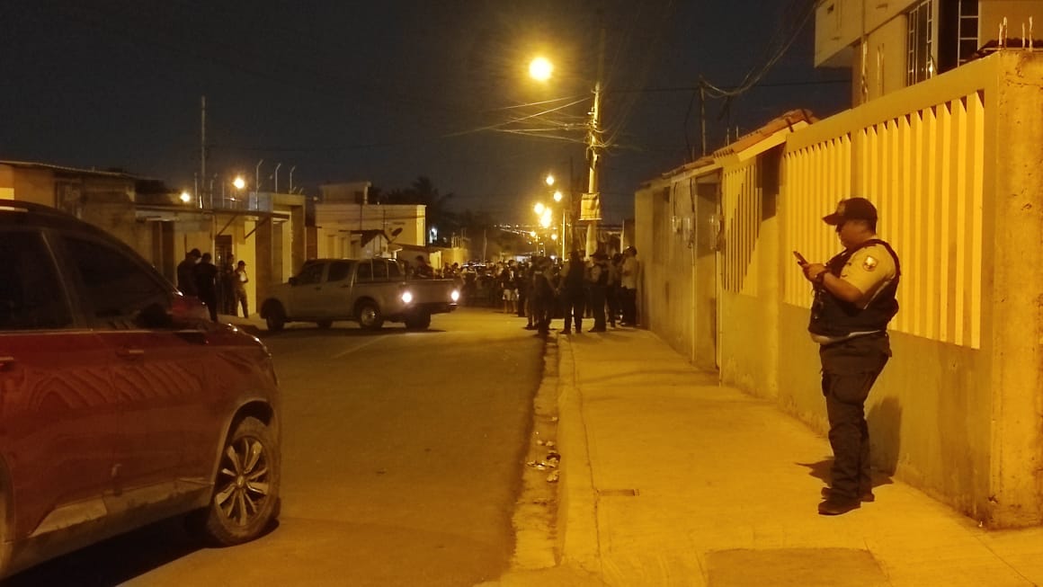 atentado armado Manta dos muertos