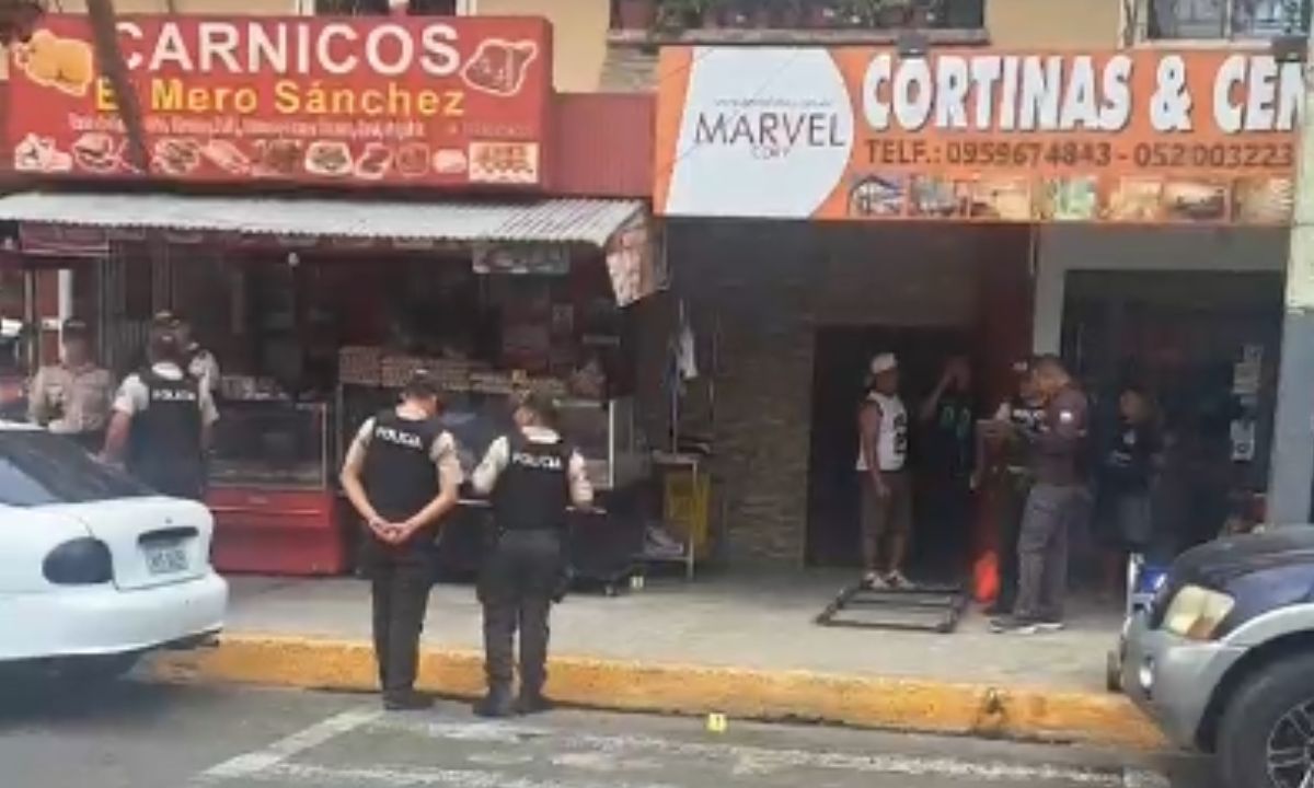 Delincuentes disparan contra varios negocios de Portoviejo