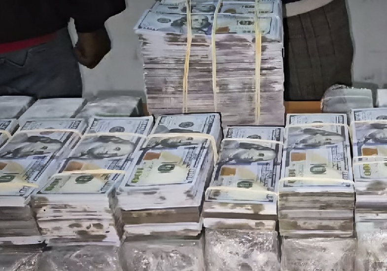 En el sector de El Inca, en el norte de Quito se desarrolló un operativo que dejó un hombre detenido y varias evidencias.