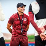 Fabián Bustos ha causado revuelo en el fútbol peruano al anunciar que renunciaría a la dirección técnica del equipo Universitario.