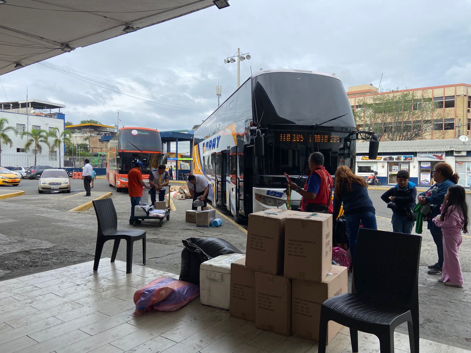 Feriado de fin de año genera alta actividad en terminal terrestre de Portoviejo