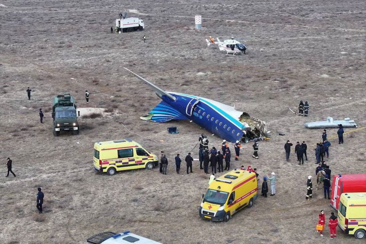 Avión de Azerbaijan Airlines se accidenta y varios videos muestran el momento