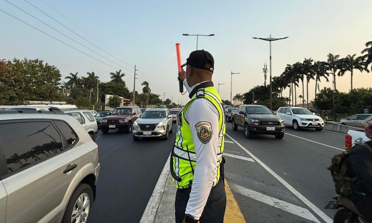 La Comisión de Tránsito del Ecuador suspende operativos de control