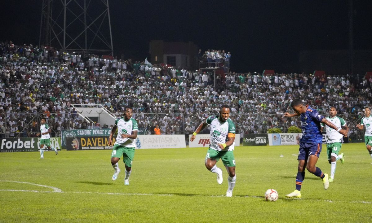 Liga de Portoviejo solicita cambio de estadio para la semifinal de vuelta