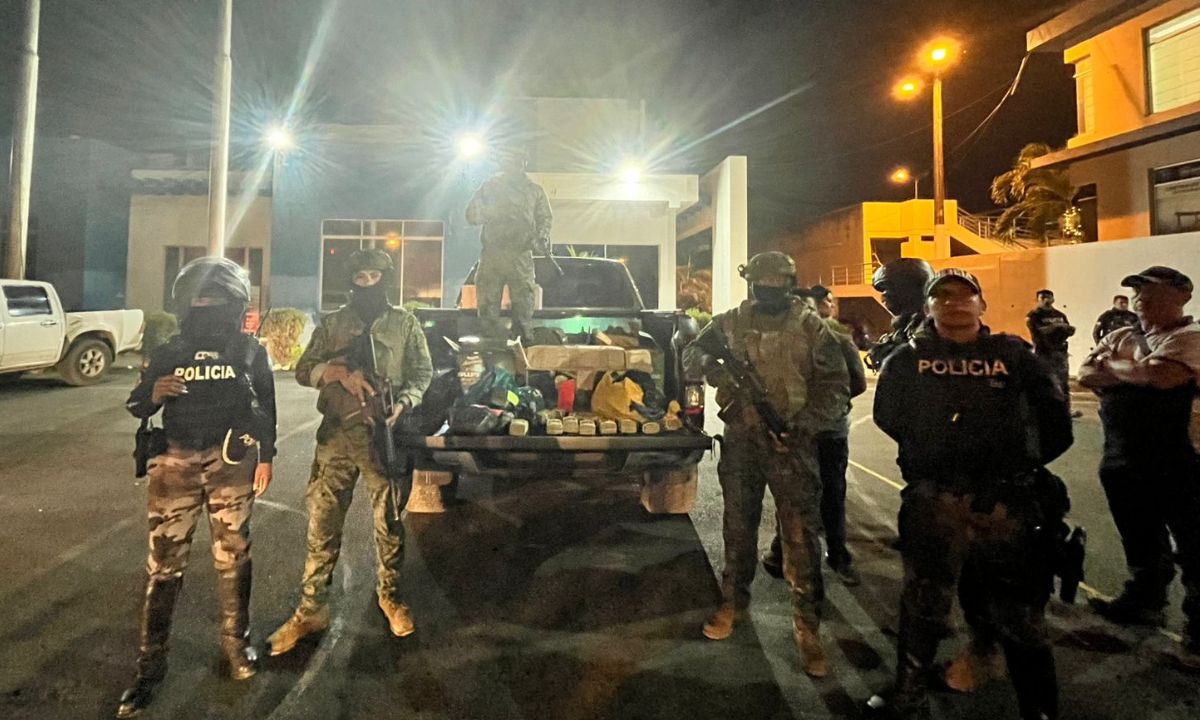 Militares encontraron 145 mil dólares en canastas navideñas