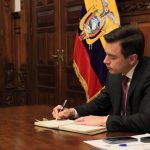Noboa firmó decreto para mantener el IVA al 15% en el 2025