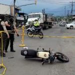 Sicarios atacaron a una pareja que viajaba en moto