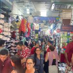 Un acelerado movimiento comercial quedó en evidencia la mañana de este domingo 15 de diciembre del 2024, en Portoviejo.
