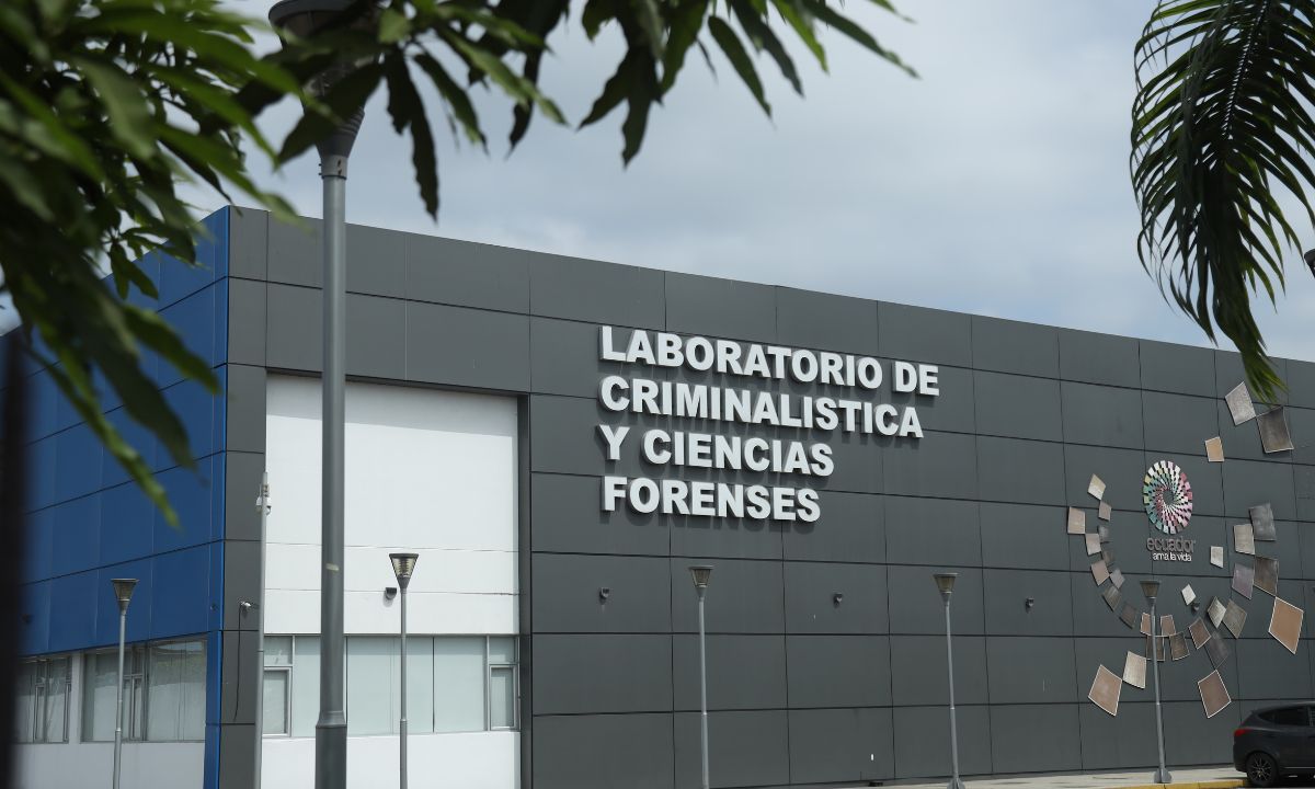 Un policía mató a su pareja y luego se suicidó, sucedió en Urdesa, Guayaquil