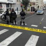Un presunto delincuente resultó herido durante un intento de asalto en una zona céntrica de Riobamba, en Chimborazo.