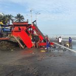 Fuerte oleaje causa graves afectaciones en Manta, Manabí