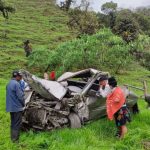 Camioneta cayó a un abismo y tres personas murieron