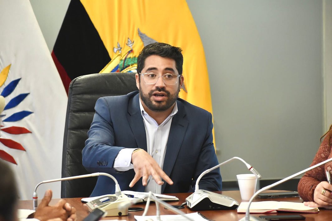 Eitel Zambrano, candidato a la Asamblea por Manabí, denuncia persecución