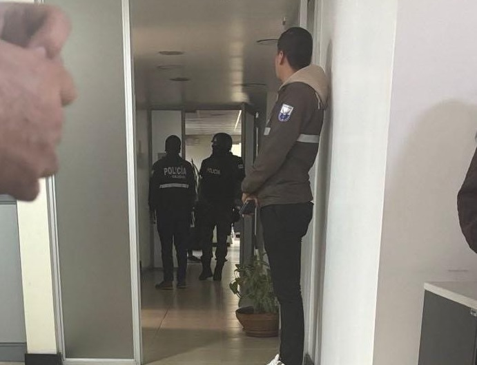 Agentes de la Policía y la Fiscalía General del Estado allanaron las oficinas del Consejo de Participación Ciudadana y Control Social (CPCCS), en Quito.