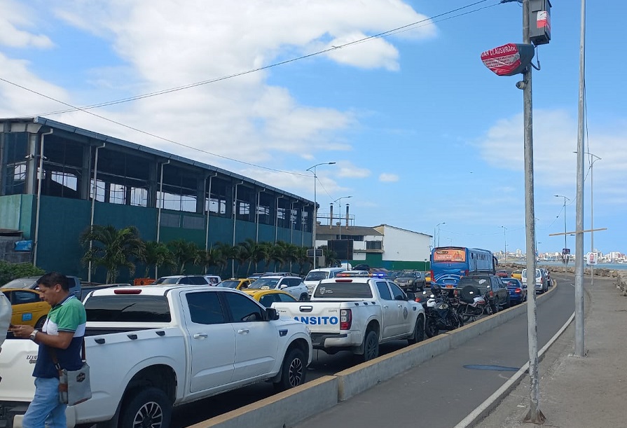 Doce radares que estaban instalados en diferentes sectores de Manta quedaron inhabilitados por las autoridades.