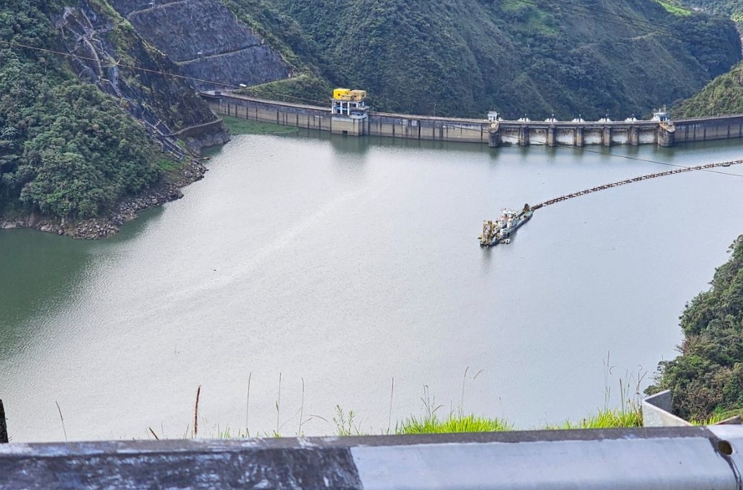 El embalse mazar, el más grande e importante del país se encuentra a seis metros de llevar a su nivel máximo de agua.