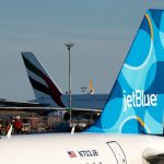 En el aeropuerto de Los Ángeles, en Estados Unidos, se encontraron dos cadáveres en el tren de aterrizaje de un avión.