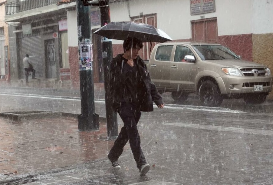 En la ciudad de Cuenca, provincia de Azuay, se han registrado fuertes lluvias que han causado preocupación en los últimos días.