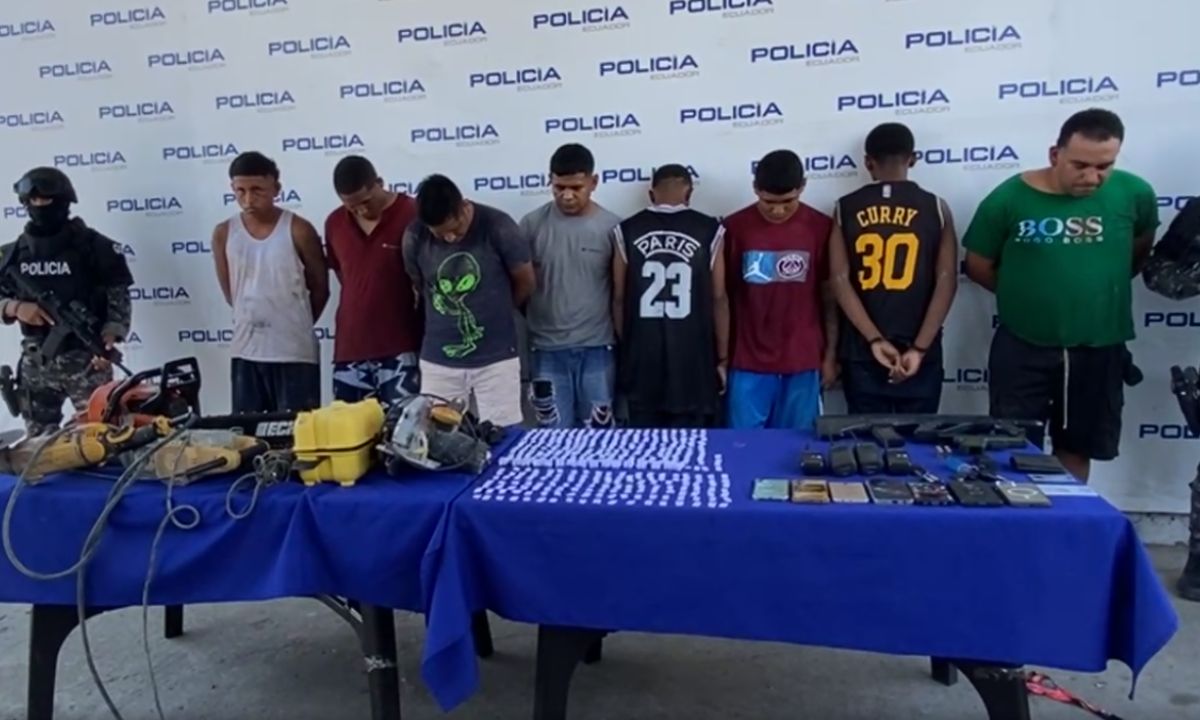 Enfrentamiento entre policías y delincuentes deja ocho detenidos en Machala