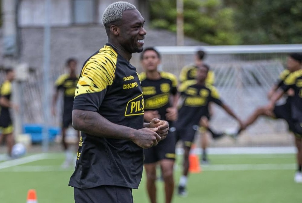 Felipe Caicedo, delantero ecuatoriano, ya trabaja en Barcelona SC bajo la dirección técnica de Segundo Alejandro Castillo. - copia