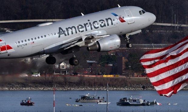 Internacional. Autoridades encuentran cerca de 40 cuerpos tras el accidente aéreo en Washington