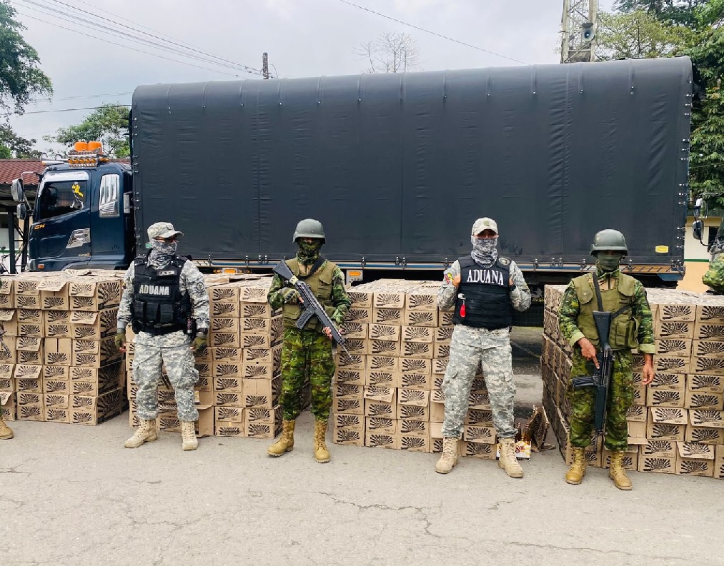 La Aduana del Ecuador incautó más de mil cajas de cerveza durante un operativo realizado en Santo Domingo de los Tsáchilas.