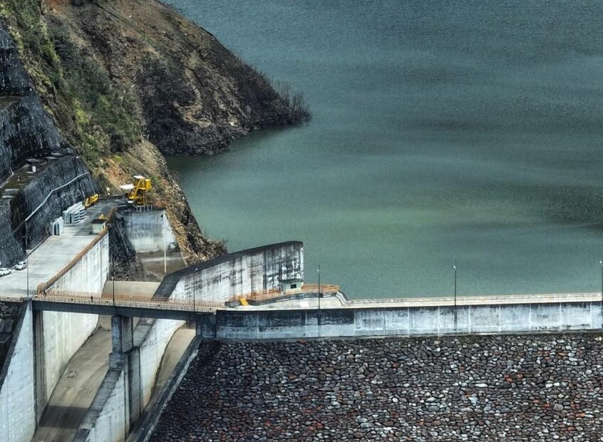 La cota del embalse Mazar está a poco de llegar a su nivel máximo que es de 2.153 metros sobre el nivel del mar (msnm).