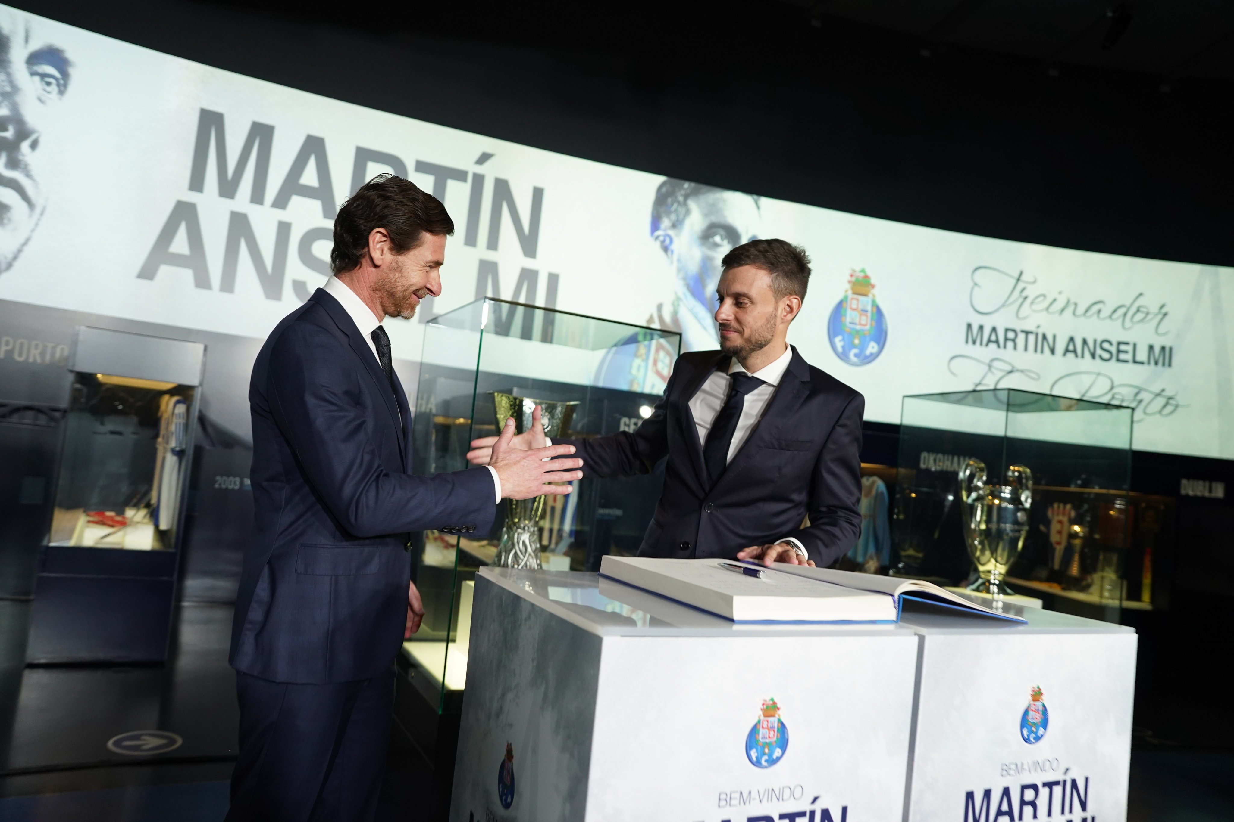 Martín Anselmi, presentado oficialmente en el Porto