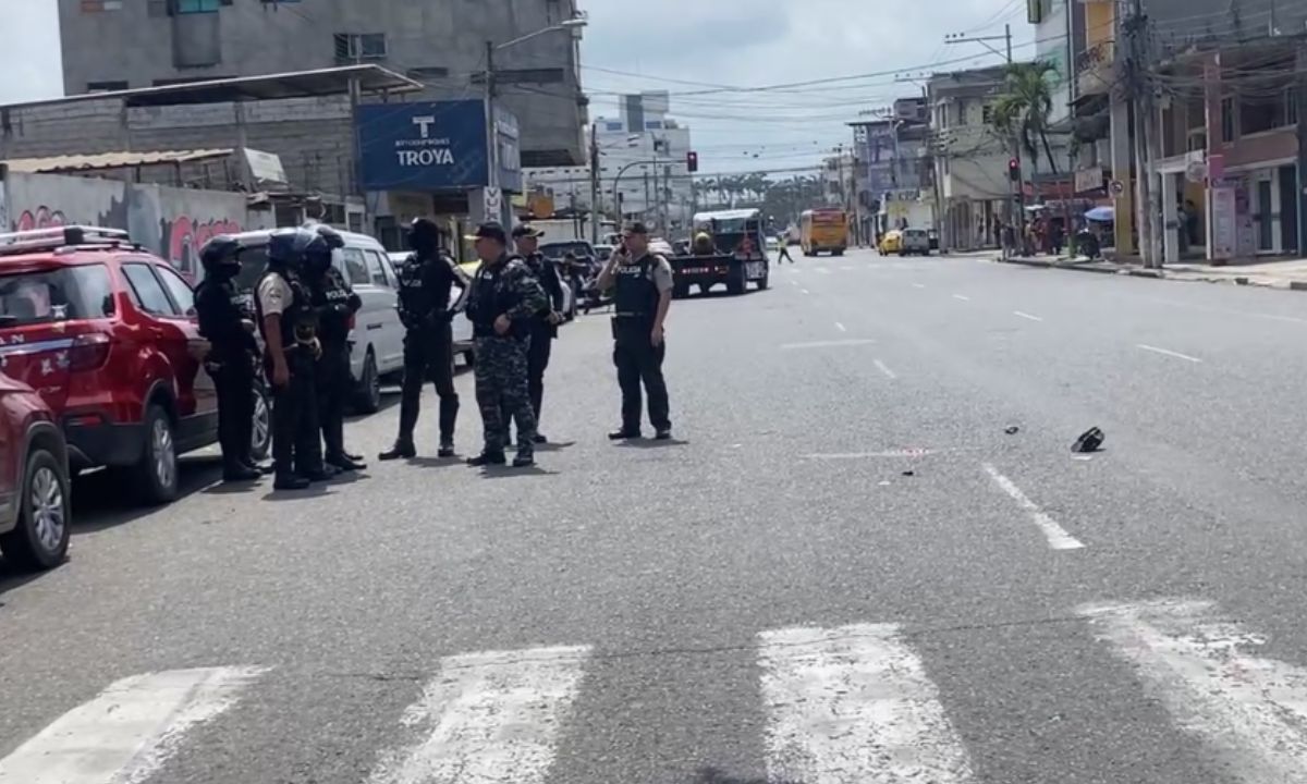 Policía y delincuente se enfrentaron en el centro de Machala, El Oro