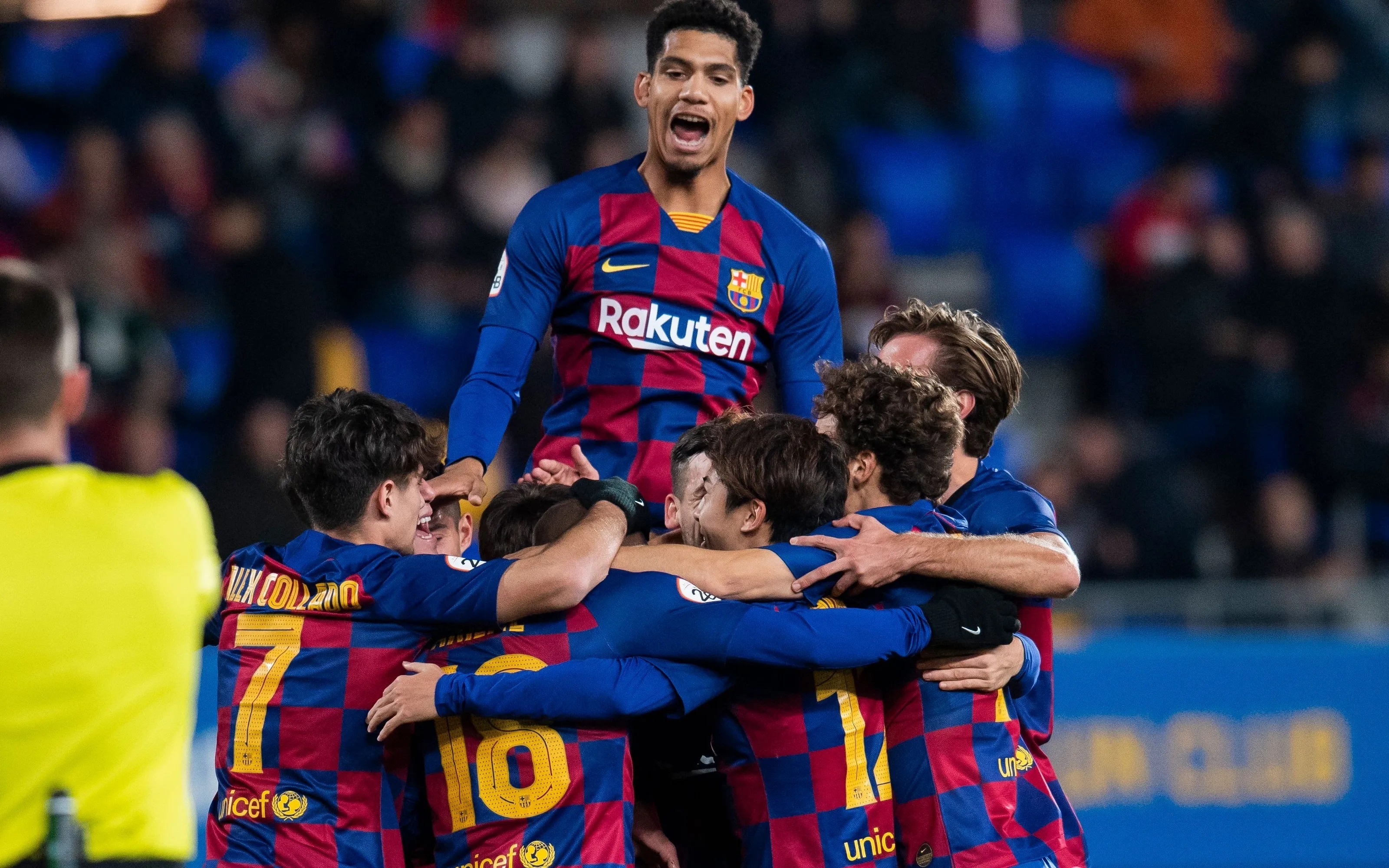 Ronald Araujo renueva con el FC Barcelona hasta 2031