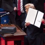 Trump autoriza a agentes a ejecutar arrestos contra inmigrantes ilegales en iglesias o colegios