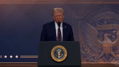 Juez bloquea cautelarmente orden ejecutiva de Trump que pone fin a la ciudadanía por nacimiento