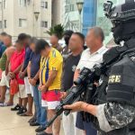 31 personas resultaron detenidas durante un operativo policial tras el robo de 3 millones de dólares en el lapso de un año.