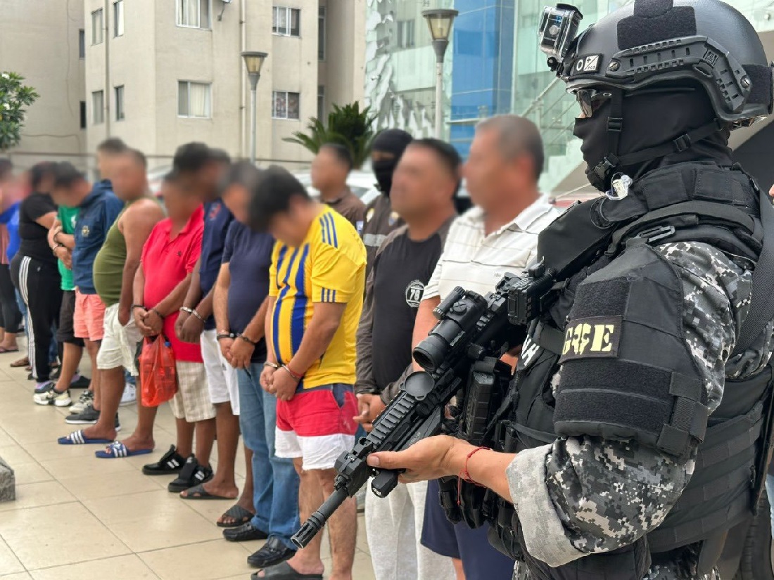 31 personas resultaron detenidas durante un operativo policial tras el robo de 3 millones de dólares en el lapso de un año.