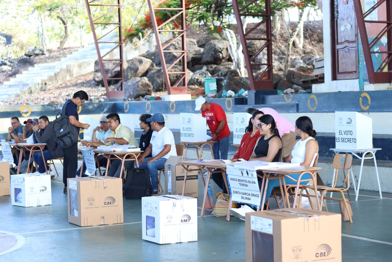 Un hombre murió mientras ejercía el voto en Guayaquil