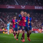 Barcelona golea al Sevilla y está dos puntos de Real Madrid