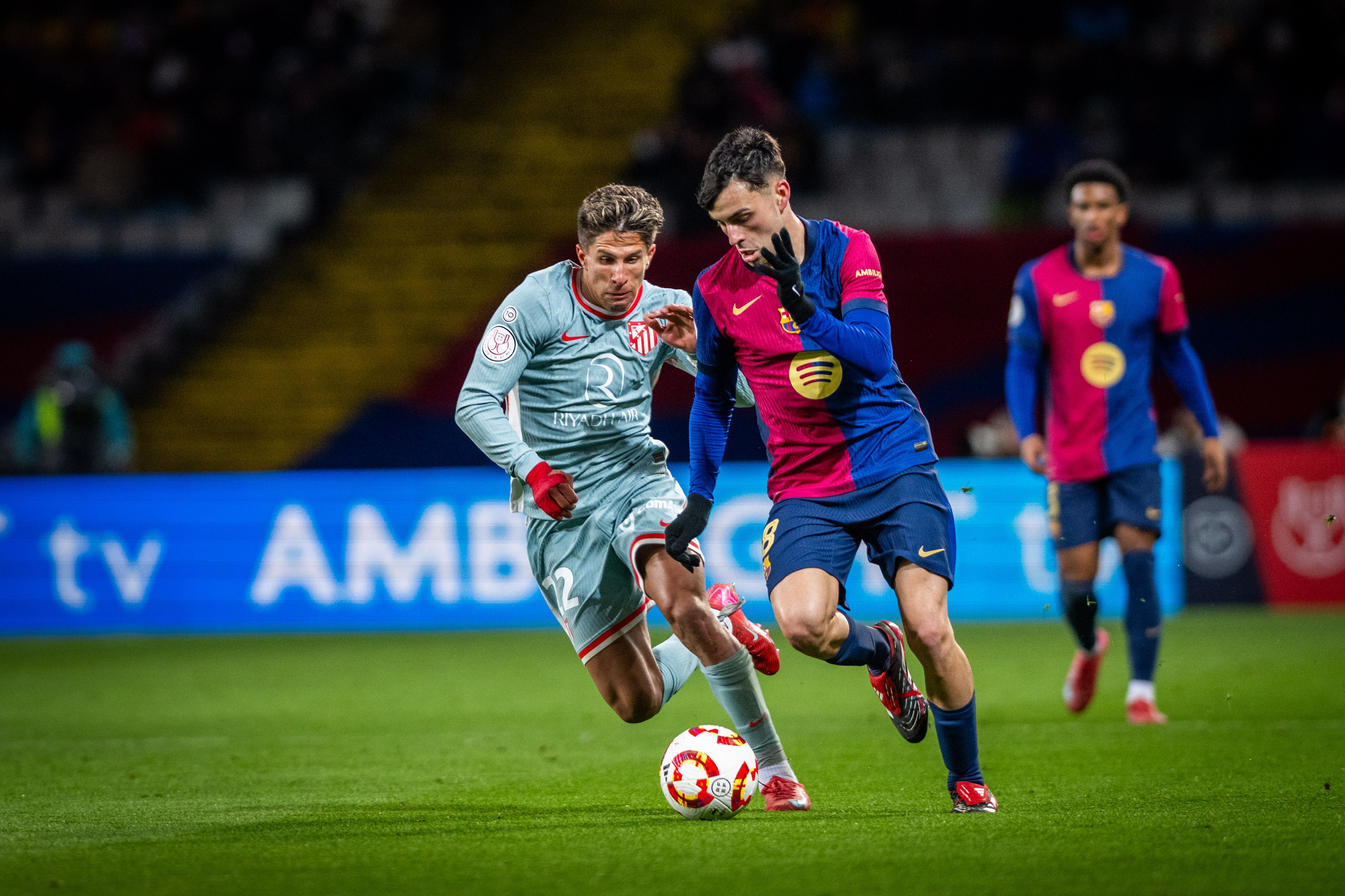Barcelona y Atlético Madrid empatan 4-4 en vibrante semifinal de ida
