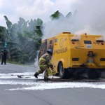 blindado se incendia en Los Ríos