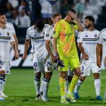 Los jugadores de Boca Juniors, tras la derrota ante Alianza Lima en Perú.