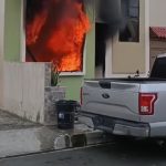 Dos adultos y una menor, de cuatro años, resultaron heridos durante un incendio registrado en una urbanización en Manta.