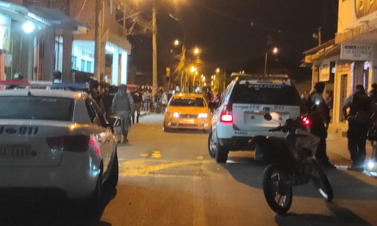 Crónica. Dos ocupantes de un taxi fueron asesinados a bala en Manta, Manabí