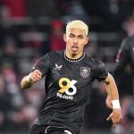 Jeremy Sarmiento enfrenta críticas por su rendimiento en el Burnley