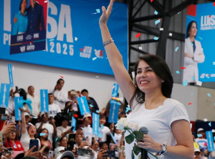 La candidata a la Presidencia de la República Luisa González ofreció una entrevista, donde dio a conocer varias posturas.