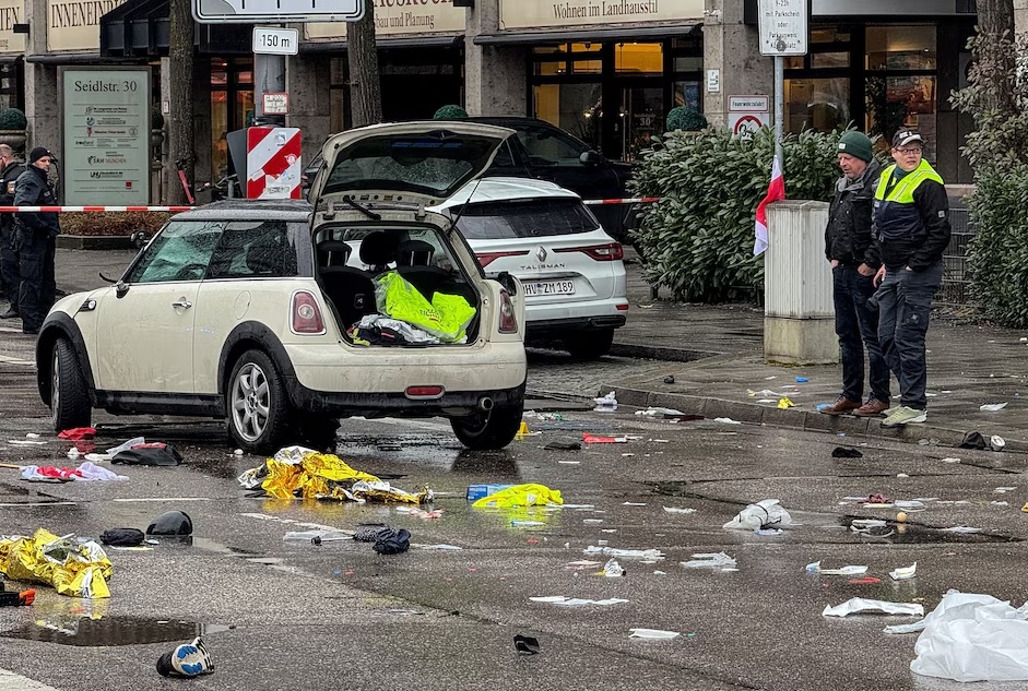 La Policía informó que el causante del atropello masivo era un ciudadano afgano de 24 años, quien resultó detenido.
